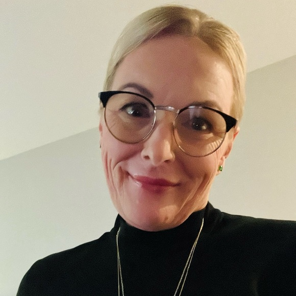 Meet your Posher, Trixie - Picture 1 of 3